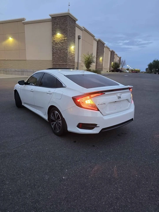 2018 Honda Civic 10th Gen - Image 4 of 14