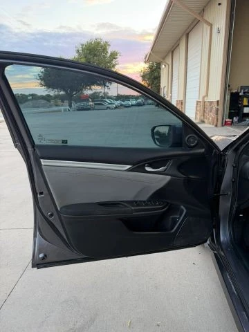 2018 Honda Civic 10th Gen - Image 16 of 26