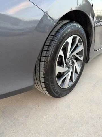 2018 Honda Civic 10th Gen - Image 23 of 26