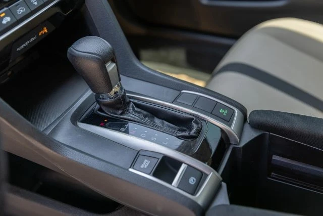 2018 Honda Civic 10th Gen - Image 20 of 31