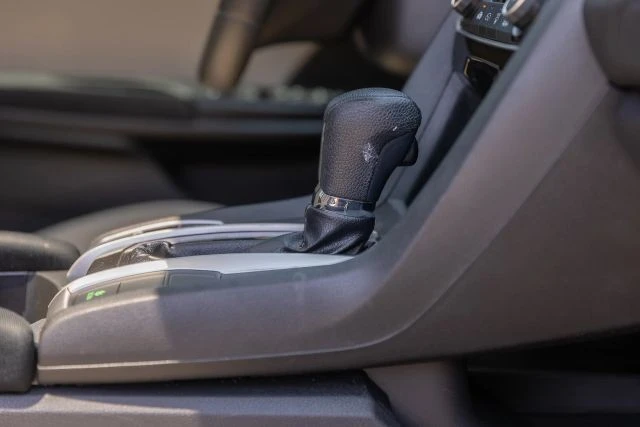 2018 Honda Civic 10th Gen - Image 28 of 31