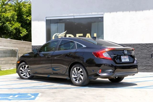 2018 Honda Civic 10th Gen - Image 10 of 31