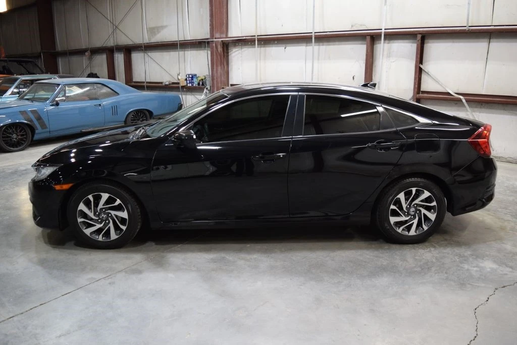 2018 Honda Civic 10th Gen - Image 4 of 12