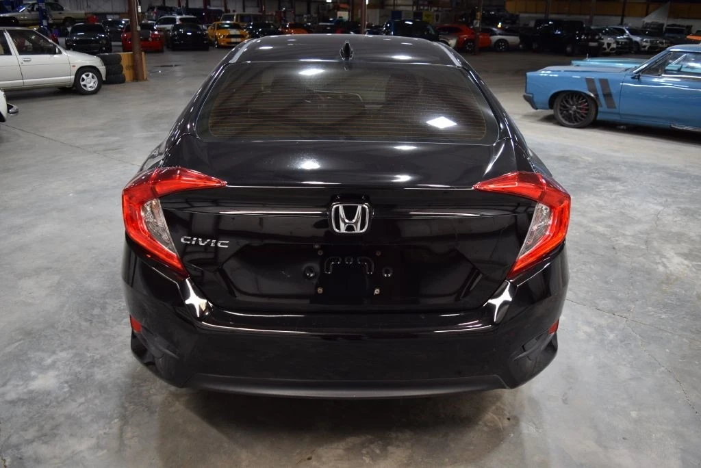 2018 Honda Civic 10th Gen - Image 7 of 12