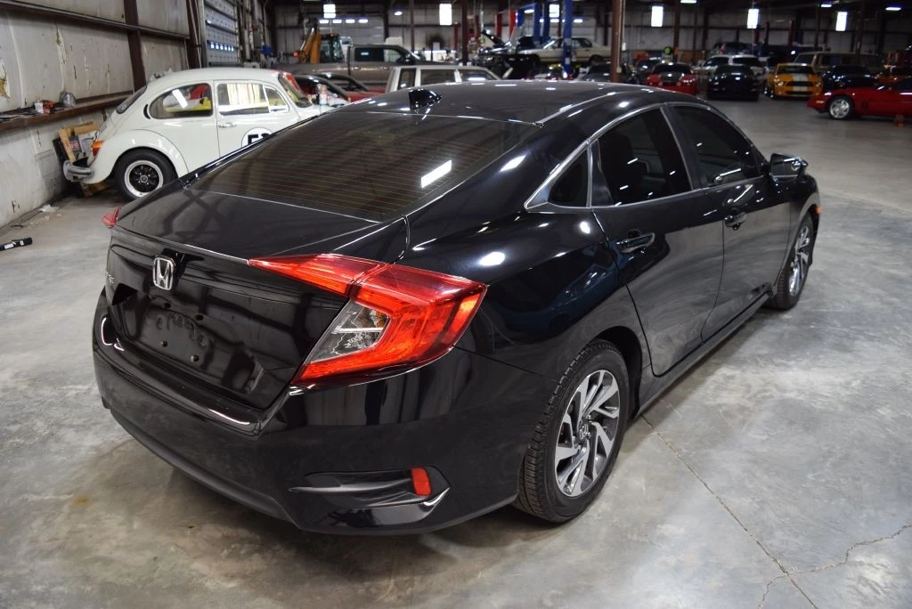 2018 Honda Civic 10th Gen - Image 8 of 12
