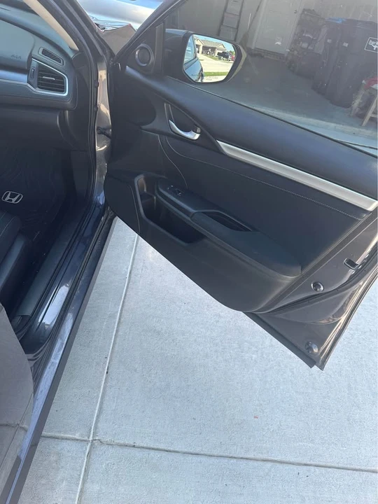2018 Honda Civic 10th Gen - Image 3 of 12