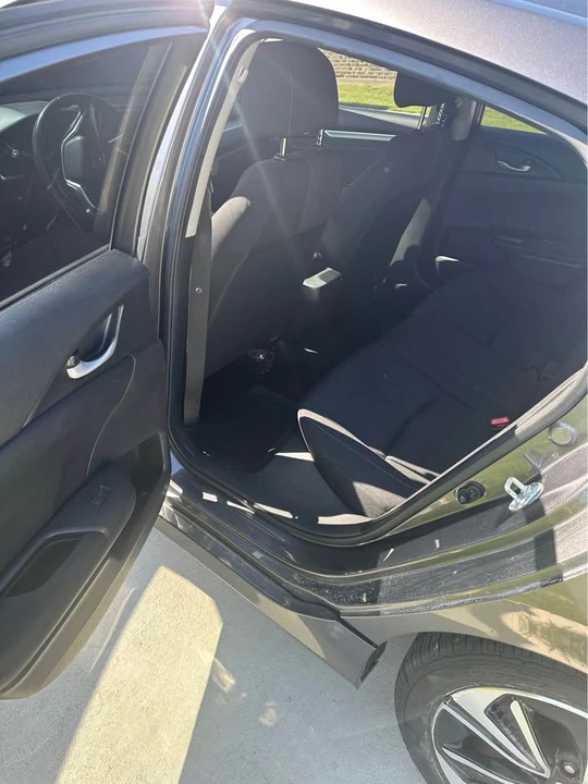 2018 Honda Civic 10th Gen - Image 5 of 12