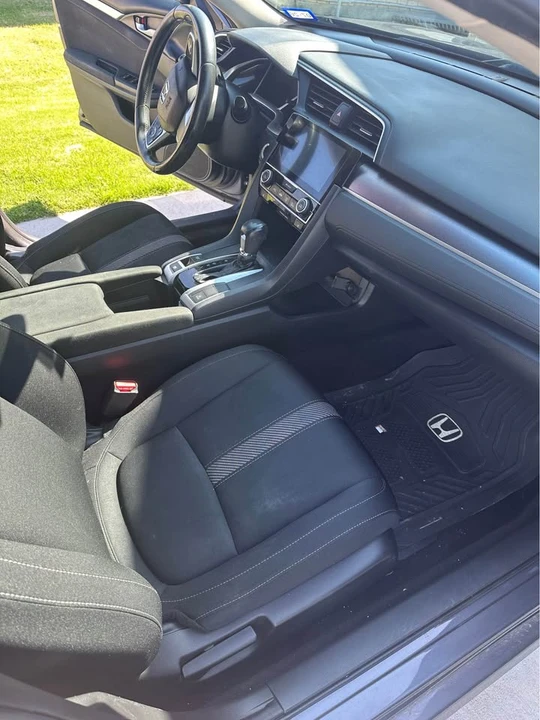 2018 Honda Civic 10th Gen - Image 4 of 12