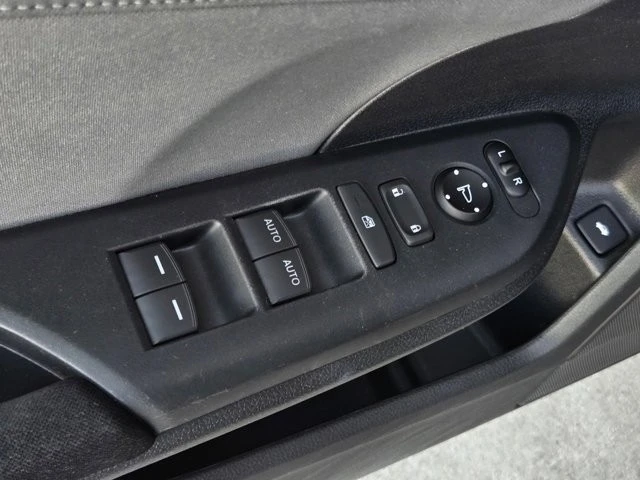 2018 Honda Civic 10th Gen - Image 8 of 12