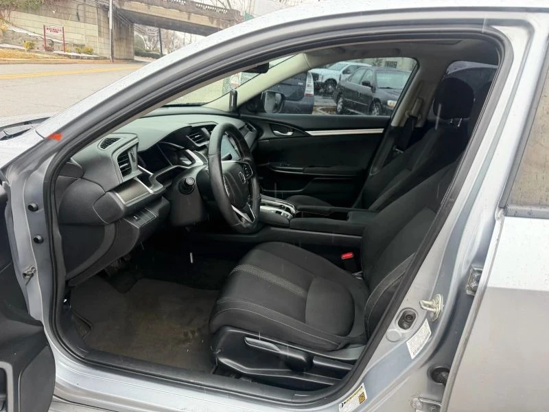 2018 Honda Civic 10th Gen - Image 10 of 12