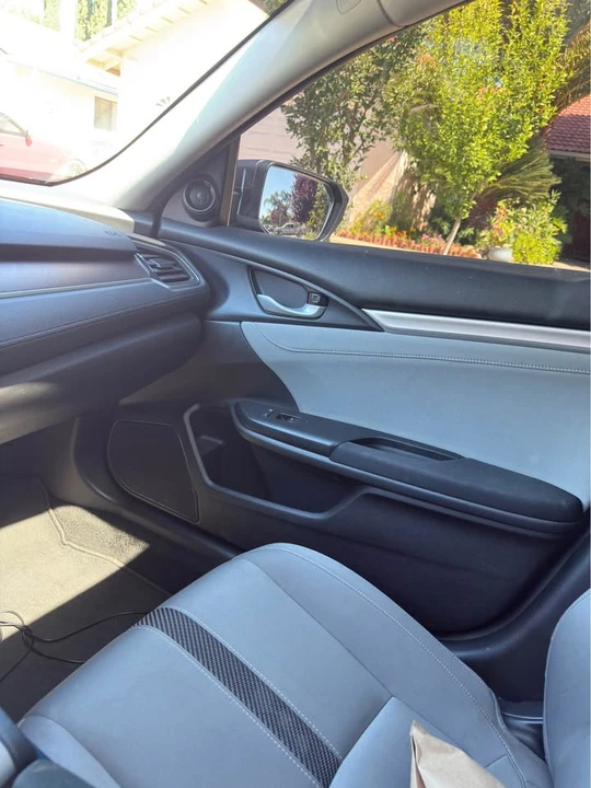 2018 Honda Civic 10th Gen - Image 8 of 9