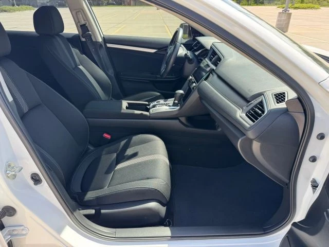 2018 Honda Civic 10th Gen - Image 19 of 31