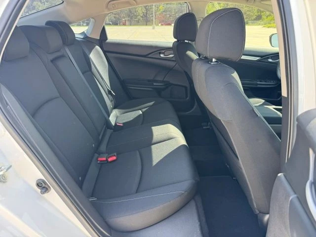 2018 Honda Civic 10th Gen - Image 17 of 31