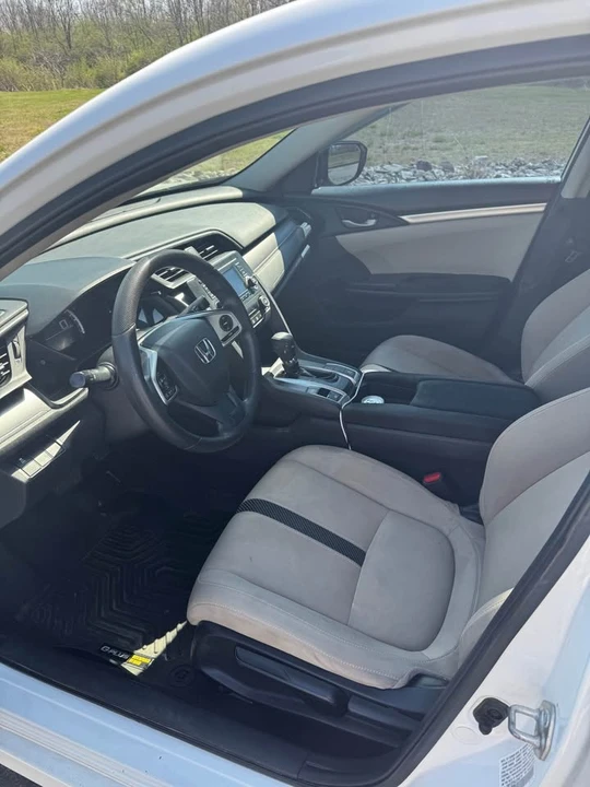 2018 Honda Civic 10th Gen - Image 8 of 9