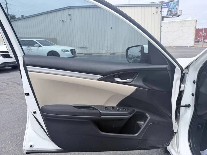 2018 Honda Civic 10th Gen - Image 10 of 14