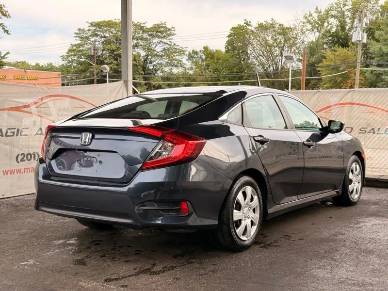 2018 Honda Civic 10th Gen - Image 11 of 12
