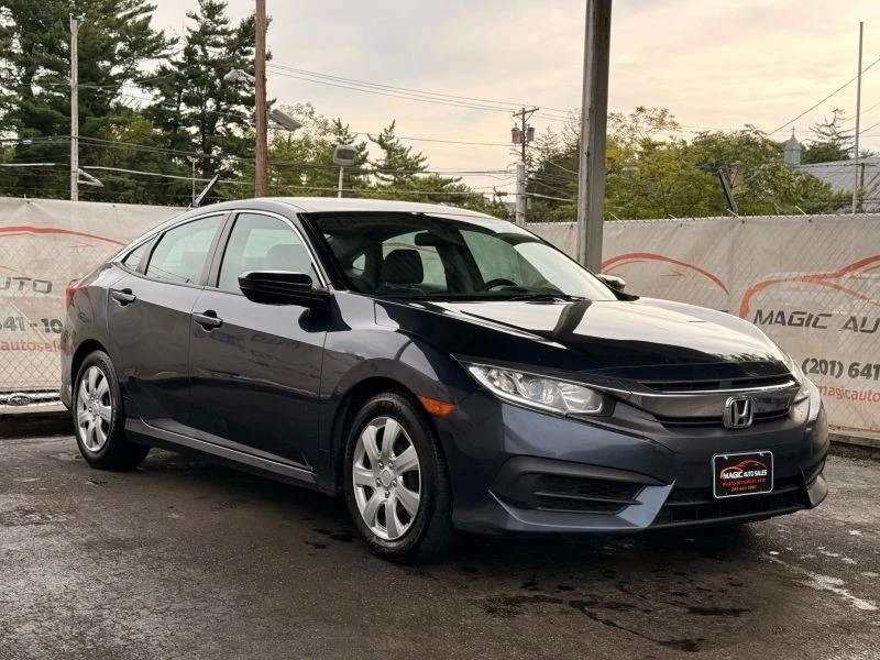 2018 Honda Civic 10th Gen - Image 6 of 12
