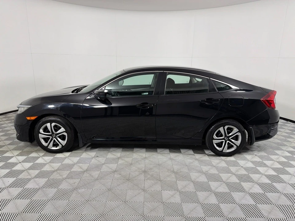 2018 Honda Civic 10th Gen - Image 8 of 25