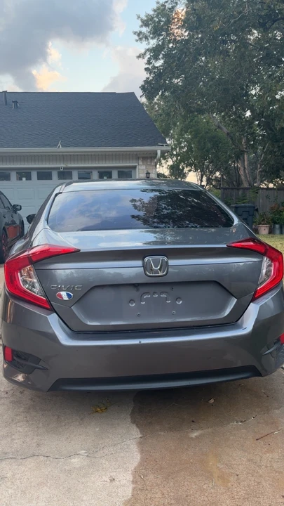 2018 Honda Civic 10th Gen - Image 4 of 9