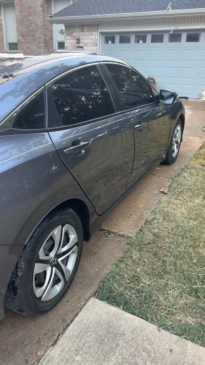 2018 Honda Civic 10th Gen - Image 3 of 9