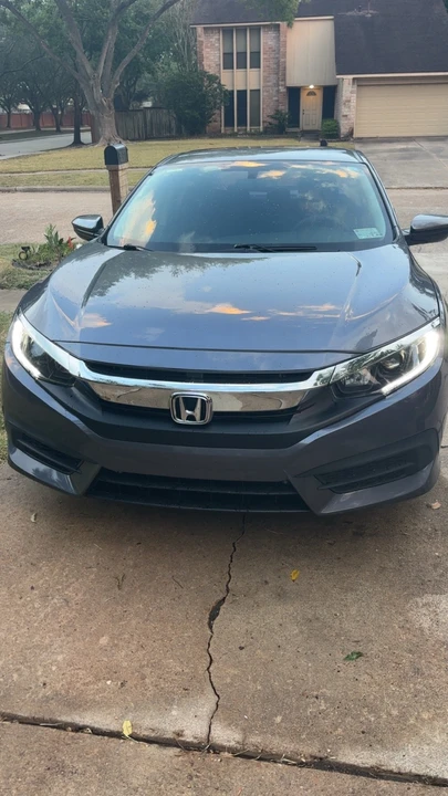 2018 Honda Civic 10th Gen - Image 5 of 9