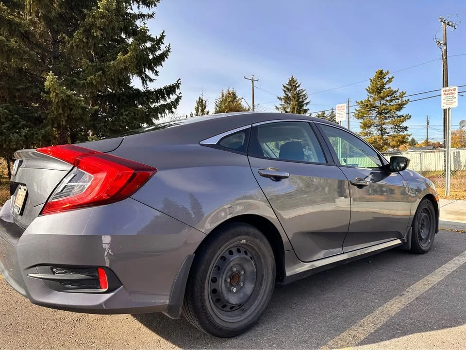 2018 Honda Civic 10th Gen - Image 2 of 10