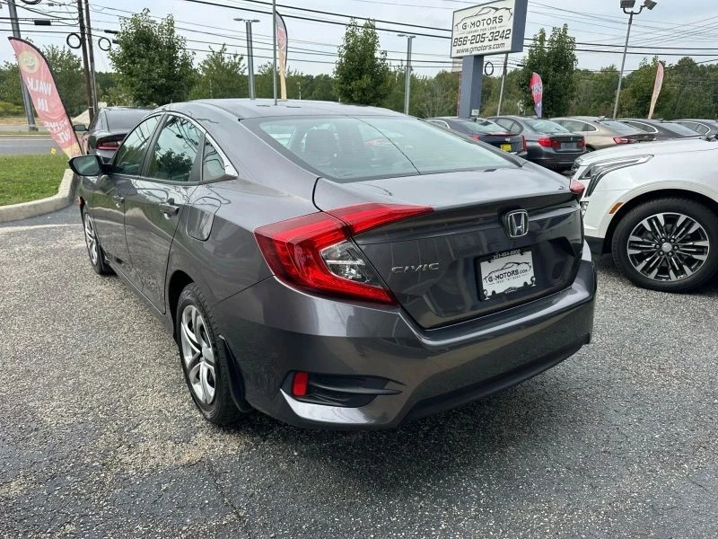 2018 Honda Civic 10th Gen - Image 5 of 12