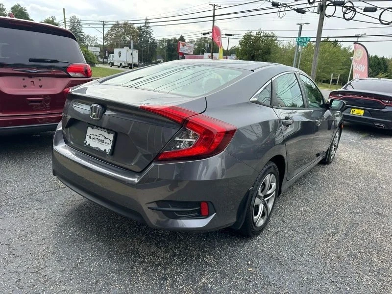 2018 Honda Civic 10th Gen - Image 7 of 12
