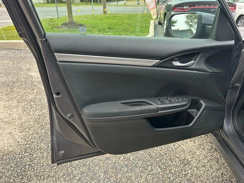 2018 Honda Civic 10th Gen - Image 9 of 12