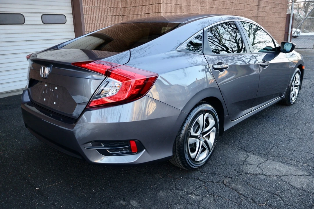 2018 Honda Civic 10th Gen - Image 9 of 21