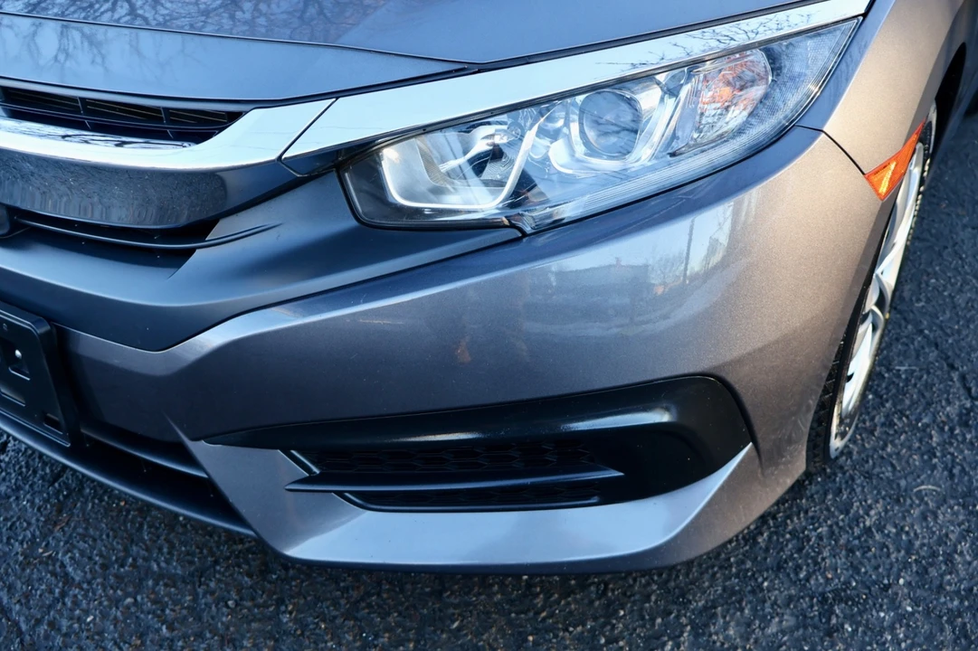 2018 Honda Civic 10th Gen - Image 16 of 21