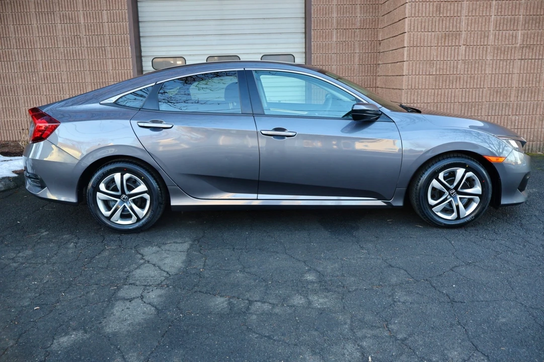 2018 Honda Civic 10th Gen - Image 10 of 21