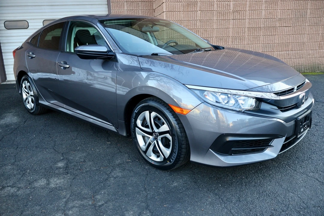 2018 Honda Civic 10th Gen - Image 12 of 21