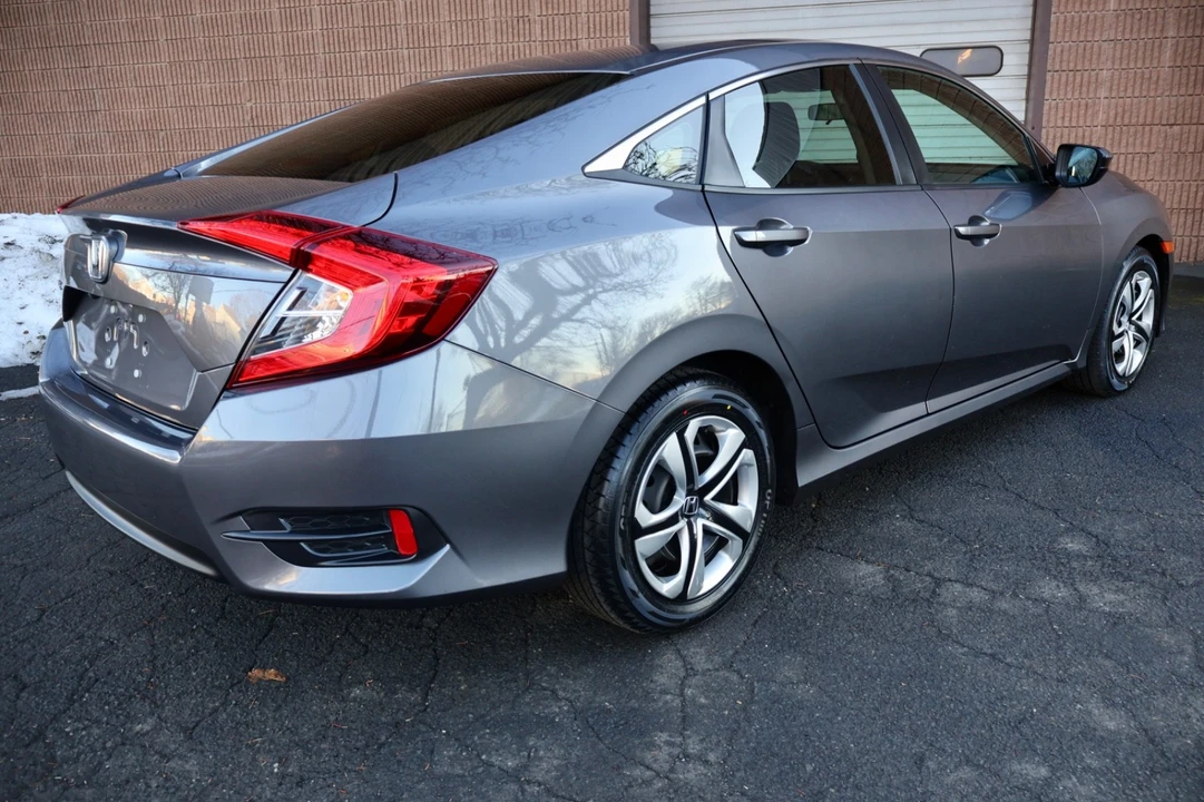 2018 Honda Civic 10th Gen - Image 8 of 21