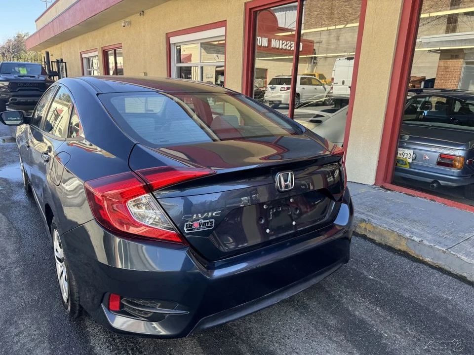 2018 Honda Civic 10th Gen - Image 19 of 21