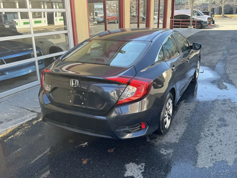 2018 Honda Civic 10th Gen - Image 14 of 21
