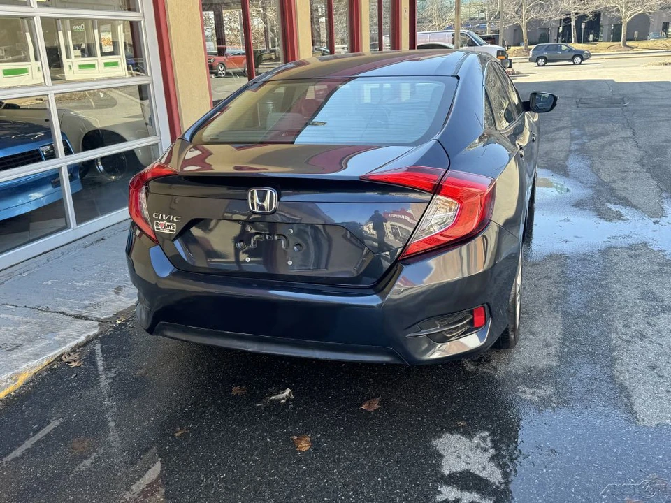 2018 Honda Civic 10th Gen - Image 16 of 21