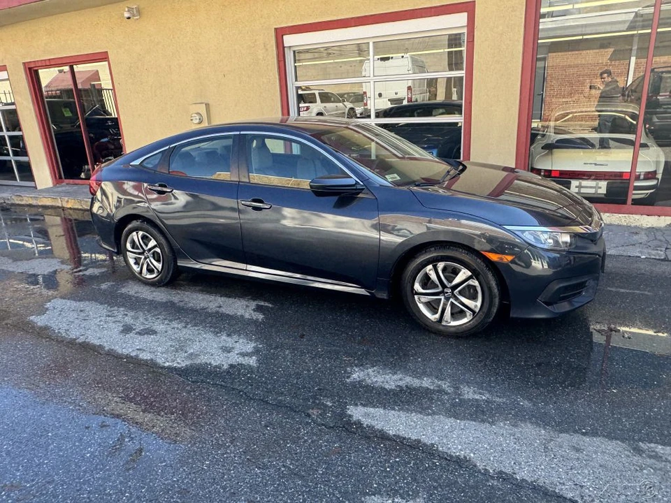 2018 Honda Civic 10th Gen - Image 6 of 21