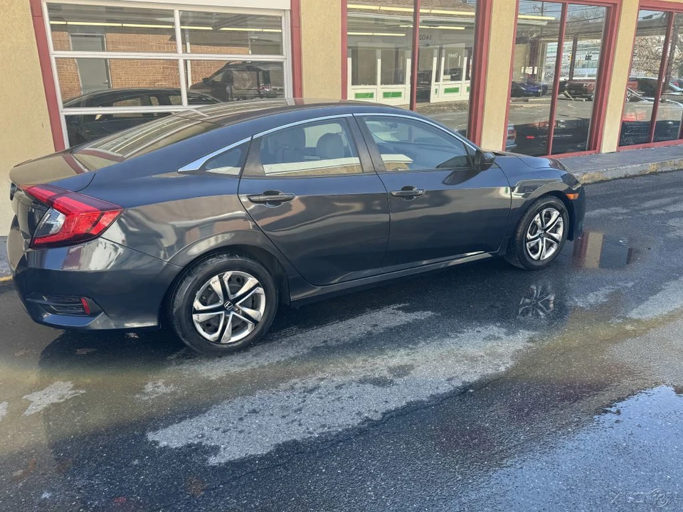 2018 Honda Civic 10th Gen - Image 10 of 21