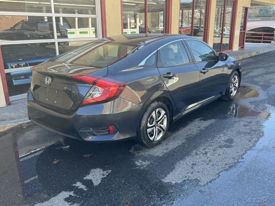 2018 Honda Civic 10th Gen - Image 12 of 21