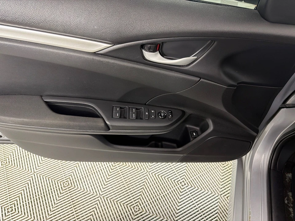2018 Honda Civic 10th Gen - Image 8 of 20