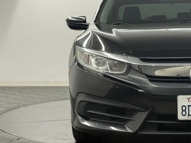 2018 Honda Civic 10th Gen - Image 4 of 12