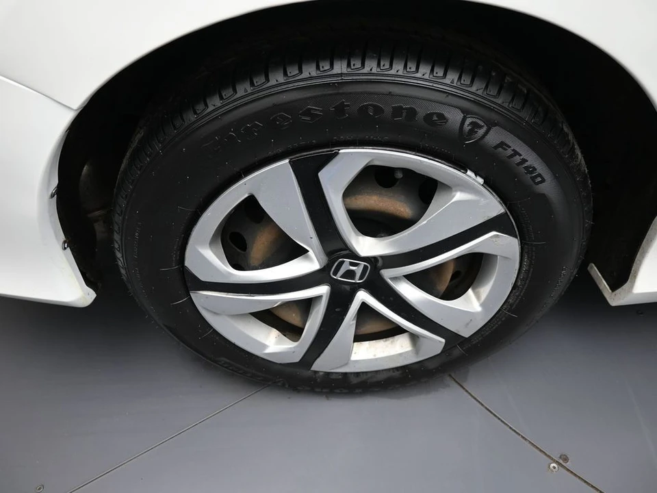 2018 Honda Civic 10th Gen - Image 12 of 21