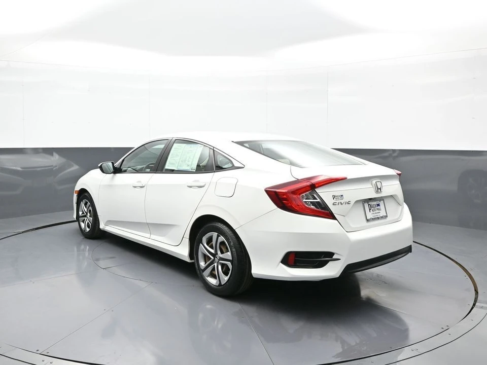 2018 Honda Civic 10th Gen - Image 8 of 21