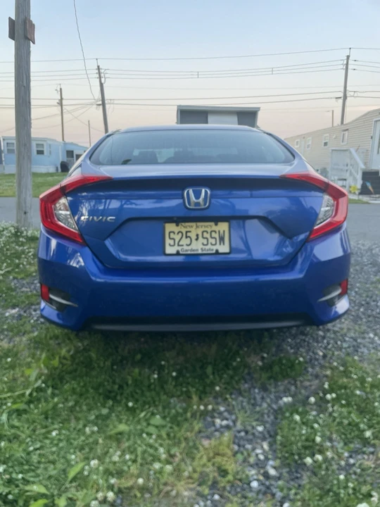 2018 Honda Civic 10th Gen - Image 10 of 22