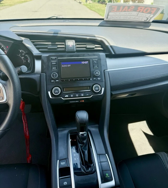 2018 Honda Civic 10th Gen - Image 14 of 22
