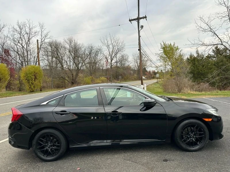 2018 Honda Civic 10th Gen - Image 8 of 12