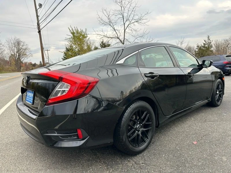 2018 Honda Civic 10th Gen - Image 6 of 12