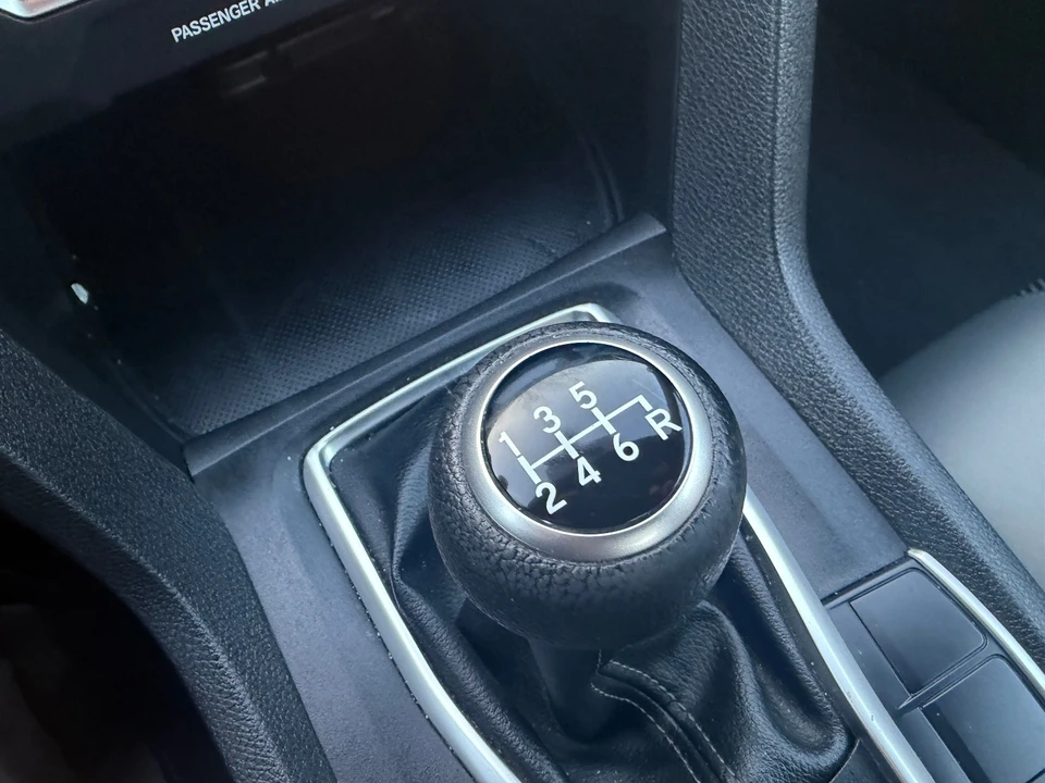 2018 Honda Civic 10th Gen - Image 6 of 12
