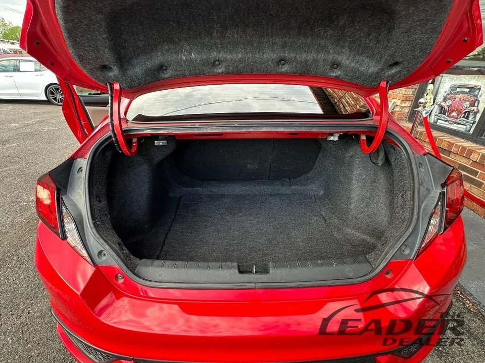 2018 Honda Civic 10th Gen - Image 8 of 15